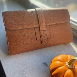 H Wallet 100% leather